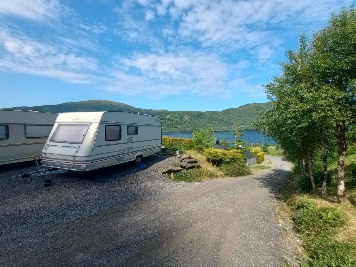 Bo Landlig, Sentralt Utenfor Campingplads